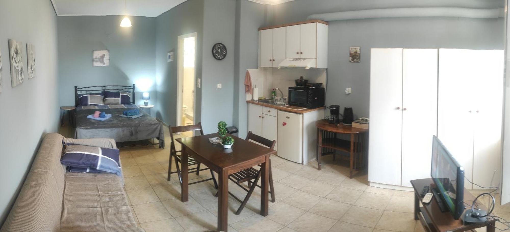 Akrotiri Apartment