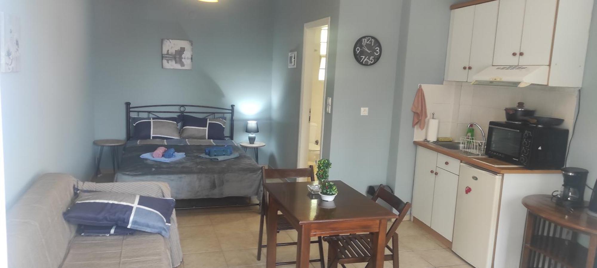 Akrotiri Apartment